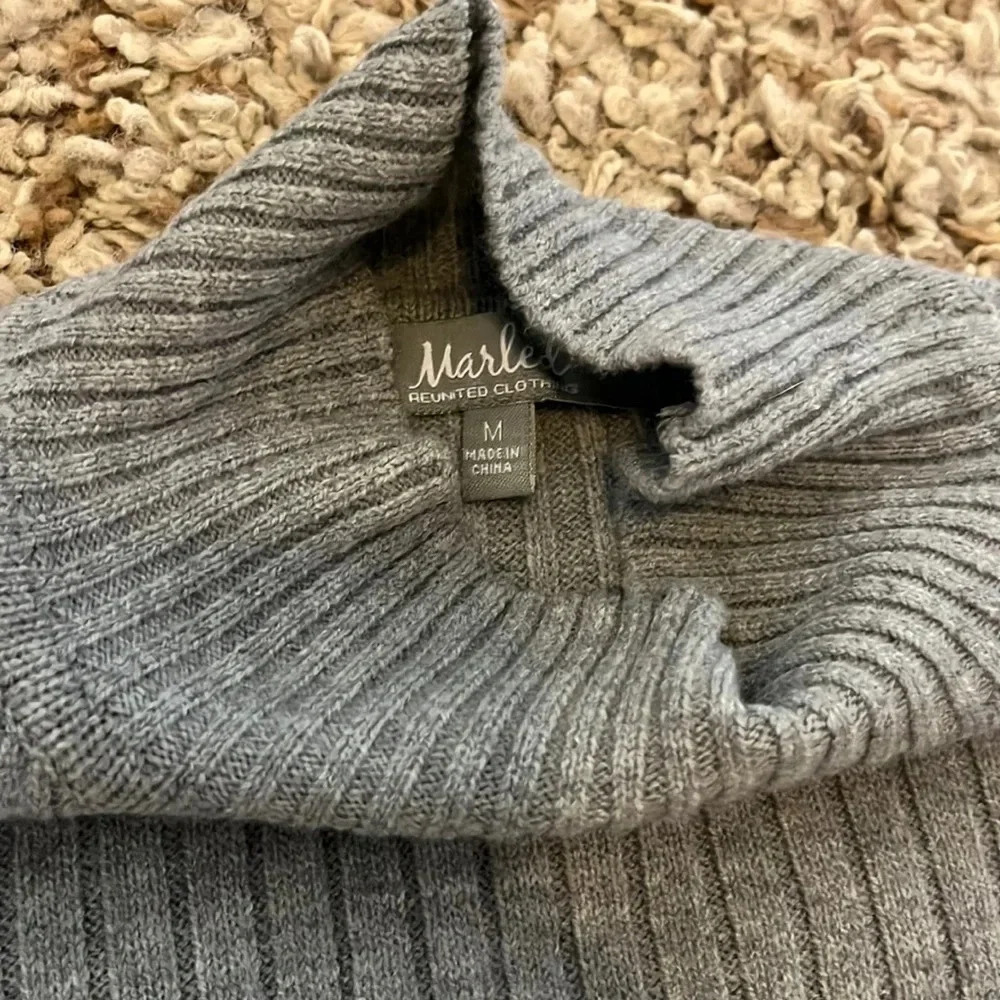 Marled Ribbed Turtleneck Sweater - Picture 2 of 5